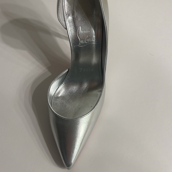 brand new wore once indoor. in great condition basically brand new! - Picture 2 of 3